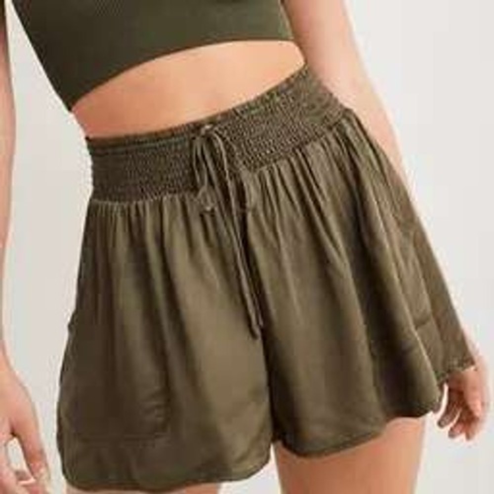 Aerie Smocked Waist Flowy Shorts Olive Green‎ Viscose Pockets Womens Small